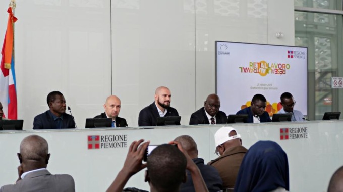 Collaborazione tra Regione Piemonte e Senegal per limitare l’immigrazione di massa