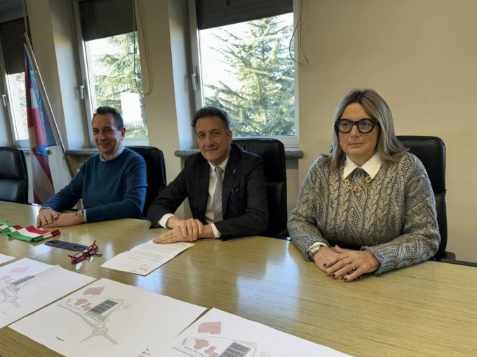 Rotonda di Paruzzaro all’uscita di Arona sulla A26: si parte