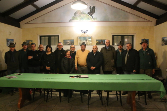 A Borgomanero gli Alpini hanno consegnato 15.500 euro in beneficenza