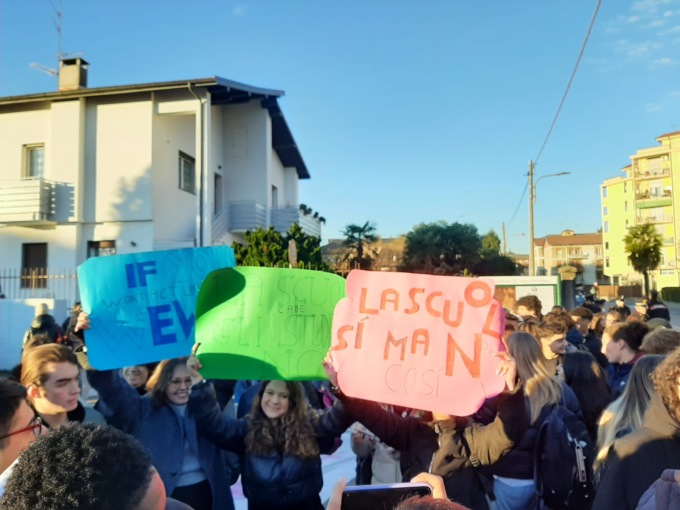 Consulta provinciale degli studenti di Novara: “Strappata la parola ai ragazzi del Fermi di Arona”