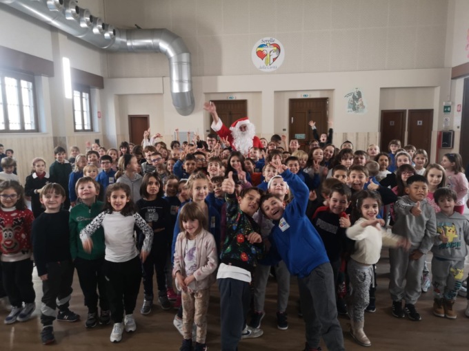 Gli auguri di Natale dei bimbi dell’Istituto Sacro Cuore di Novara