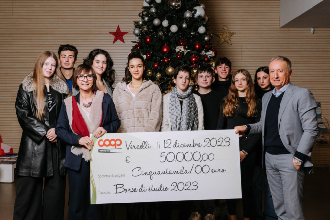 Borse di studio Nova Coop ai figli dei dipendenti: ecco i 17 novaresi vincitori