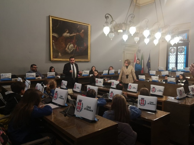A Novara si è insediato il nuovo consiglio comunale delle bambine e dei bambini – VIDEO