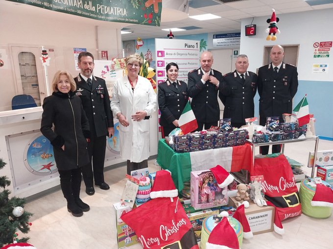 Dai carabinieri una montagna di doni per i bimbi della Pediatria