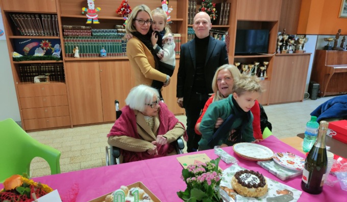 102 e 101 anni: auguri alle nonnine novaresi