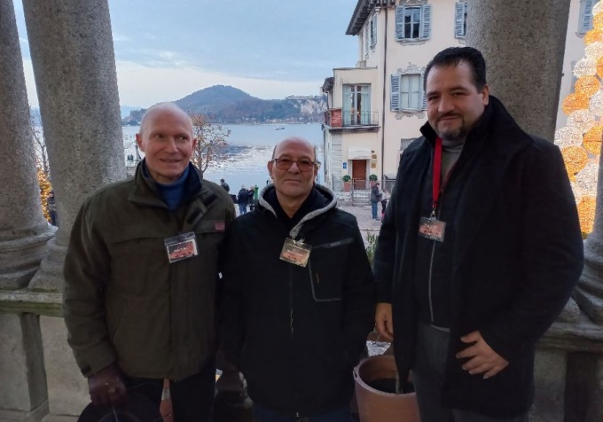 I Re Magi presentano una straordinaria mostra di presepi nella chiesa in piazza ad Arona