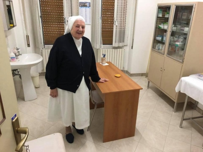 Addio a suor Clemens: per 40 anni in servizio ad Arona