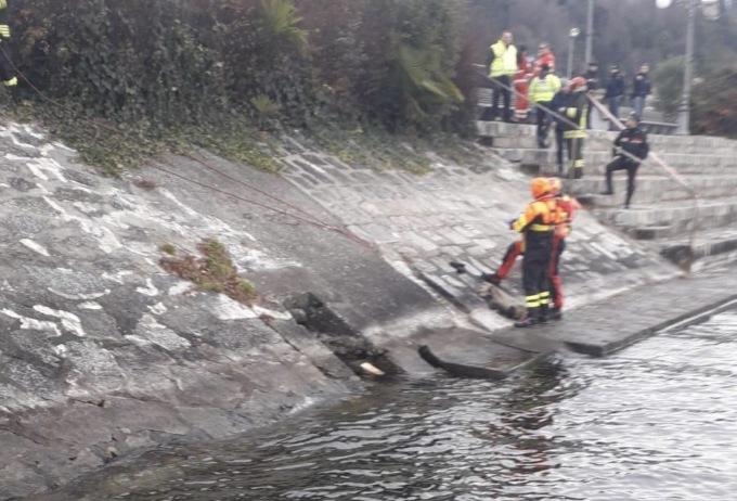 Cadavere di un uomo rinvenuto nelle acque del Lago Maggiore a Intra