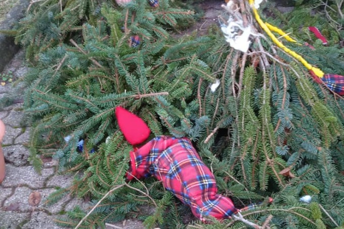 Vandalizzato il villaggio di Babbo Natale a Cressa