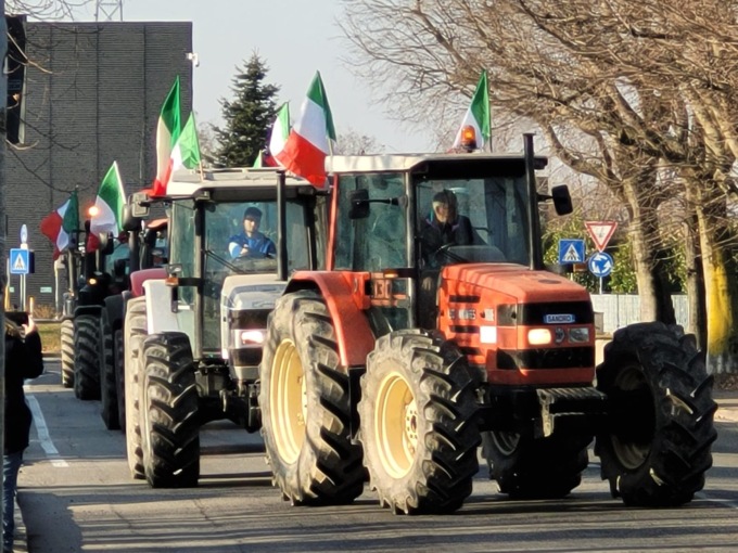 La protesta degli agricoltori ha travolto anche il Novarese