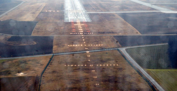 Atterraggio di emergenza all’aeroporto militare di Cameri