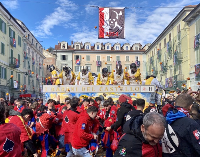 Carnevale di Ivrea: nella prima battaglia delle arance 125 contusi