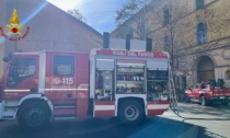 Incendio alla Caserma Passalacqua: sul posto pompieri e polizia locale