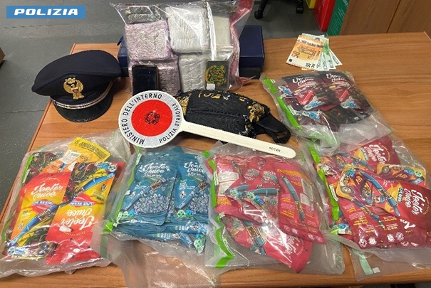 Sigarette elettroniche con marjuana e 2.5 kg di hashish: arrestato dalla Polizia Stradale di Novara