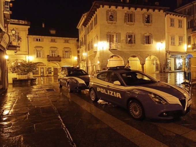 Operazione straordinaria della Polizia in Ossola: 105 veicoli e 471 persone controllate