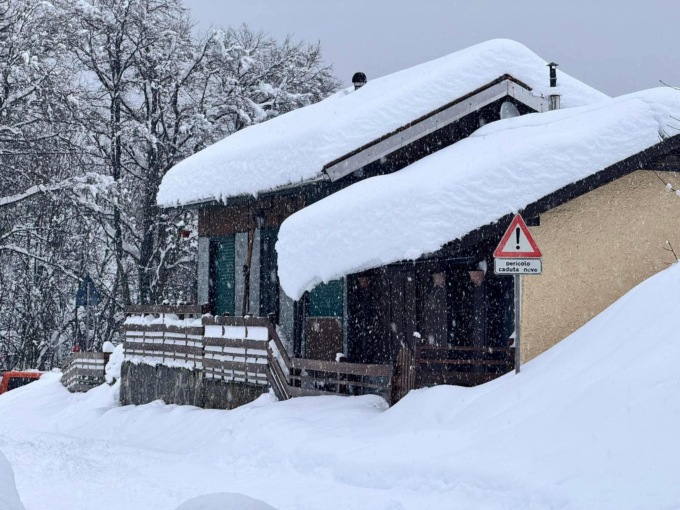 Un metro di neve in montagna: pericolo “forte” di valanghe