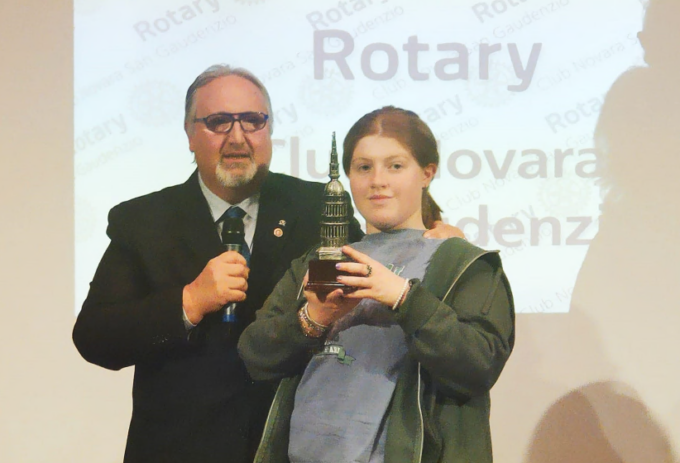 Studenti meritevoli: il Rotary San Gaudenzio ha premiato Francesca