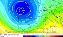 Nuova ondata di maltempo nel weekend: acquazzoni e neve a bassa quota