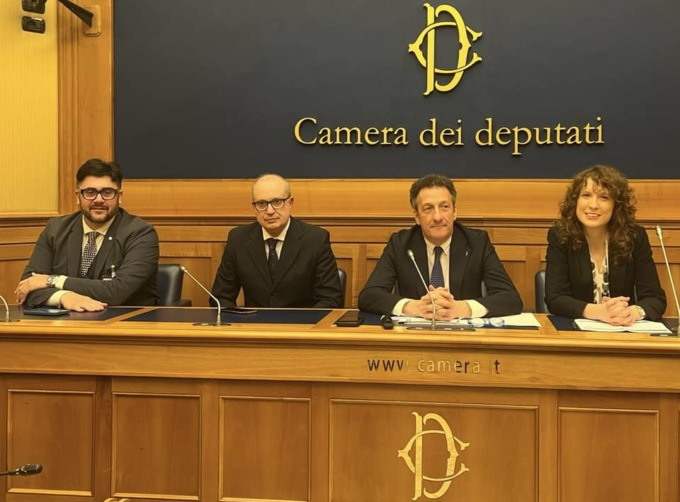 Gusmeroli sulle bollette della luce: “Ecco come risparmiare fino a 131 euro annui”