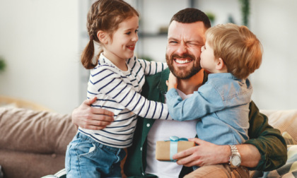 Facciamo gli auguri ai papà sul nostro giornale: manca poco alla loro festa!