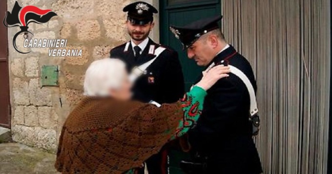 Finto carabiniere truffa anziana ma viene arrestato da “quelli veri”