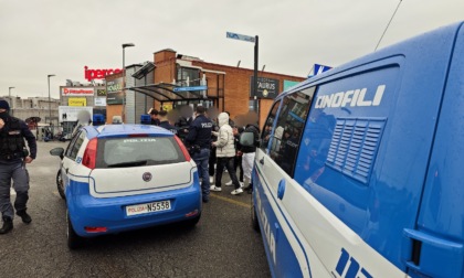 136 persone e 4 negozi controllati dalla Polizia a Novara