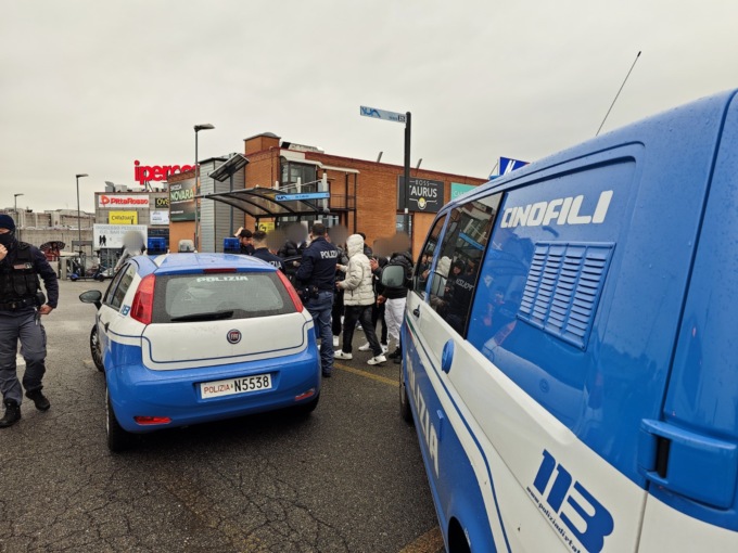 136 persone e 4 negozi controllati dalla Polizia a Novara