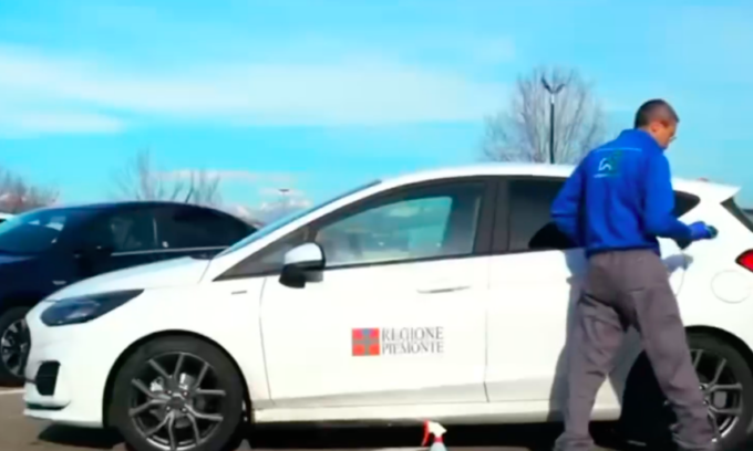 Auto blu “lavate a secco”: la scelta Green della Regione ha fatto risparmiare 15mila litri d’acqua
