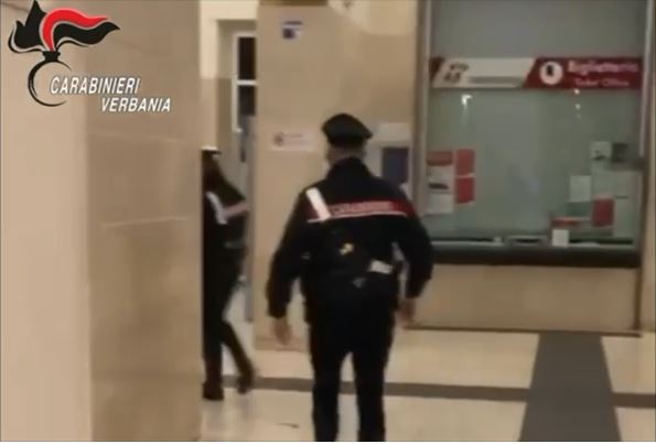 Trascina una donna in un palazzo a Domodossola: 26enne arrestato per violenza sessuale