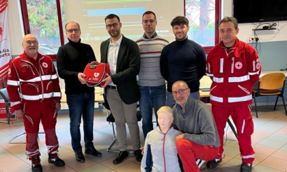 Donato un defibrillatore alla Croce Rossa di Arona