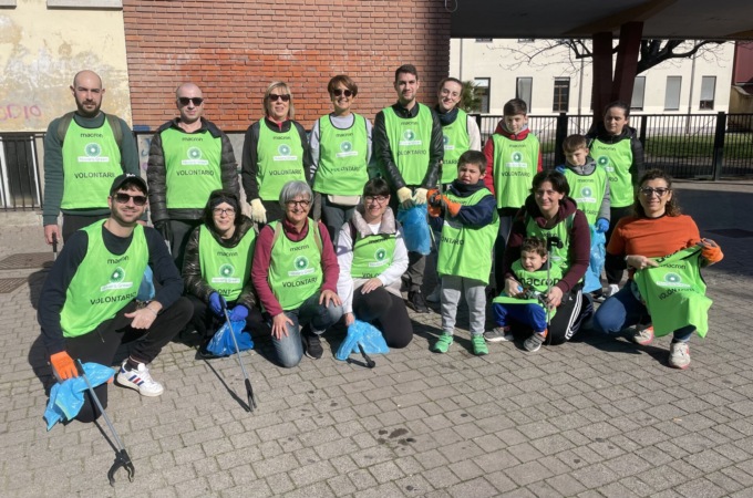 Così i volontari di Novara Green hanno ripulito Sant’Agabio