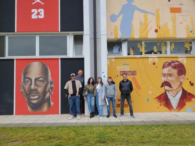Street Art a Verbania: nuovo look per il Palazzetto dello sport