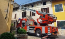 Tetto pericolante: intervento dei vigili del fuoco a Bellinzago