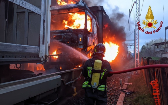 Attenzione circolazione ferroviaria completamente bloccata sulla Domodossola-Novara