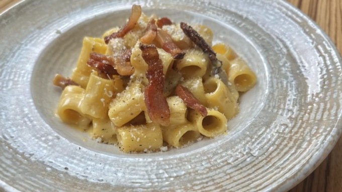 Oggi è il #CarbonaraDay: ecco la ricetta perfetta per i “puristi”