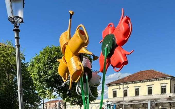 Nuove istallazioni davanti alla stazione di Novara: sono le “Culture” di Bonomi
