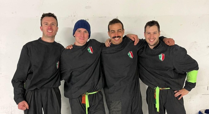 Palo della cuccagna: le “Iene” oleggesi medaglia d’argento allo Show dei record