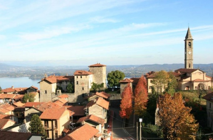 Firmato l’accordo da 790 mila euro per la riqualificazione della piazza di Massino Visconti