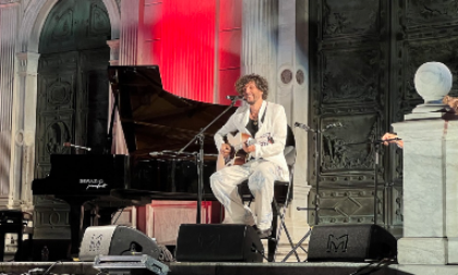 Ermal Meta torna all’Alpàa: concerto in piazza a Varallo il 12 luglio