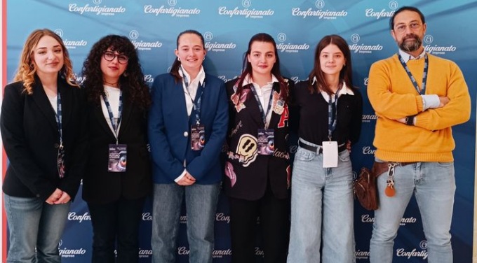 Tre studentesse dell’Omar terze nel concorso nazionale “Educare alla parità di genere”