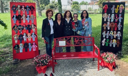 Inaugurazione Panchina Rossa in memoria di Giulia Cecchettin al Nervi di Novara