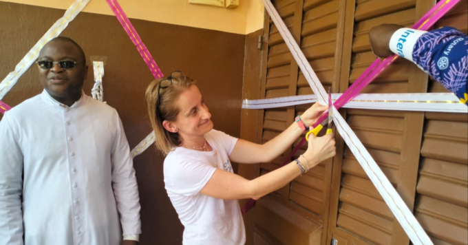 Il Rotary San Gaudenzio per l’Africa: inaugurata una sala multimediale in Benin