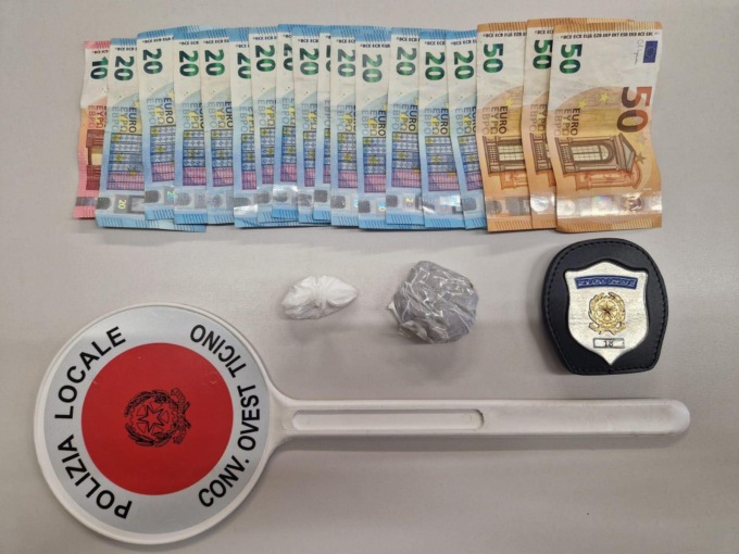 Controlli della polizia locale a Trecate: un’espulsione e due denunce per spaccio