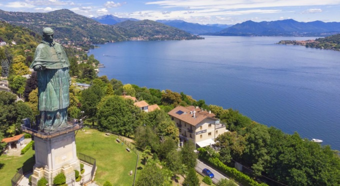 Per la prima volta la Statua di San Carlo sarà visitabile di sera