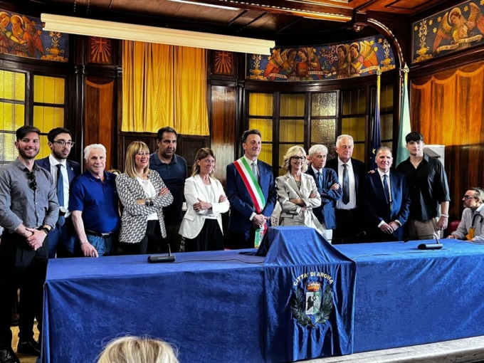 Elezioni Arona, Gusmeroli: “Più che un voto è stato un attestato d’affetto unico”