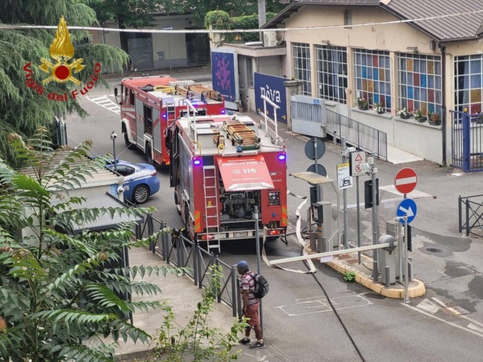 Incendio alla ex caserma Passalacqua: distrutta camerata occupata dai senzatetto