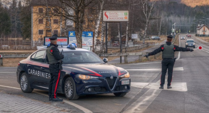 Hashish e marijuana pronti allo spaccio: pusher arrestato dai carabinieri