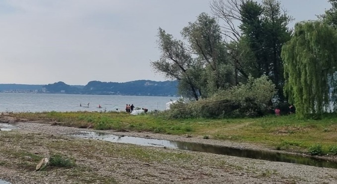 Accampamenti non autorizzati alla Foce dell’Erno: intervento della polizia locale