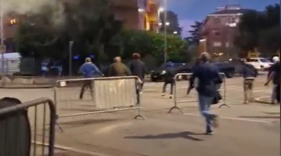Disordini fuori dal Piola tra tifosi di Novara e Pro Vercelli – VIDEO