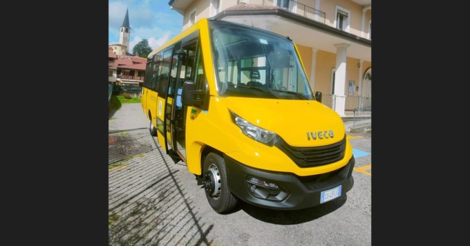 Inaugurato il nuovo scuolabus a Borgo Ticino